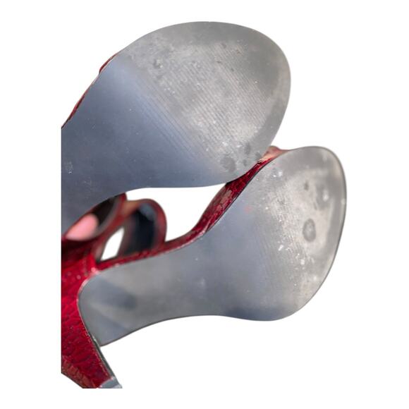 White House Black market Paula Heels Crocodile Print Dark Burgandy Heels Size 7 - Picture 5 of 9